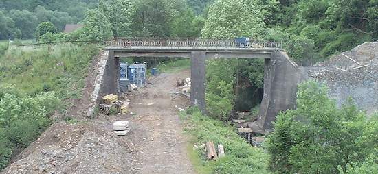 unterhalb der Kirche (Juni 2001)